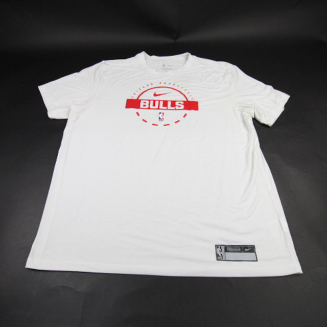 Chicago Bulls Apparel | Clothing and Gear for Chicago Bulls Fans
