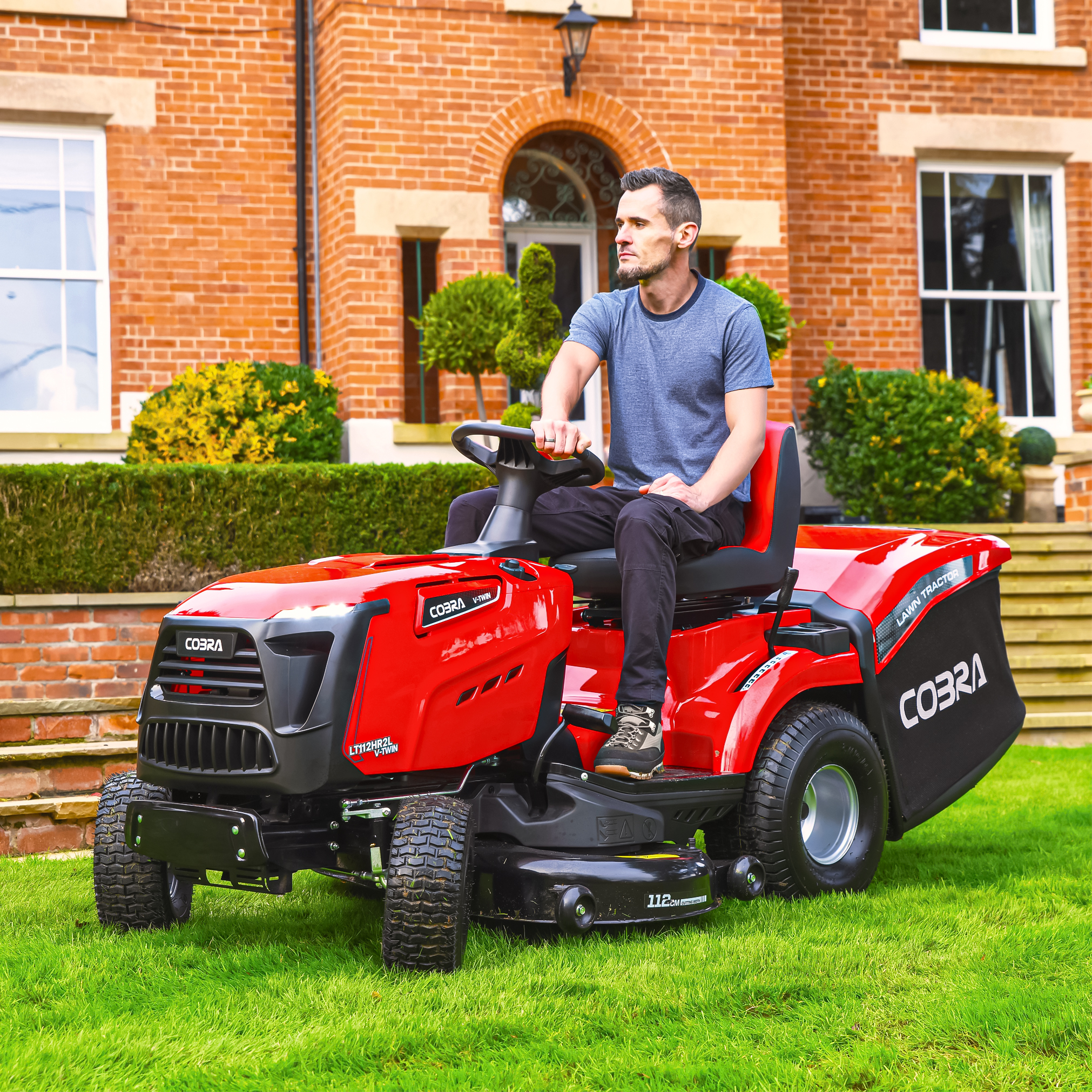 Cobra Rear-Collection Tractors