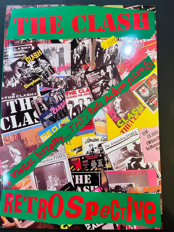 CLASH Retrospective - A Visual History.. (1992) Books and mags