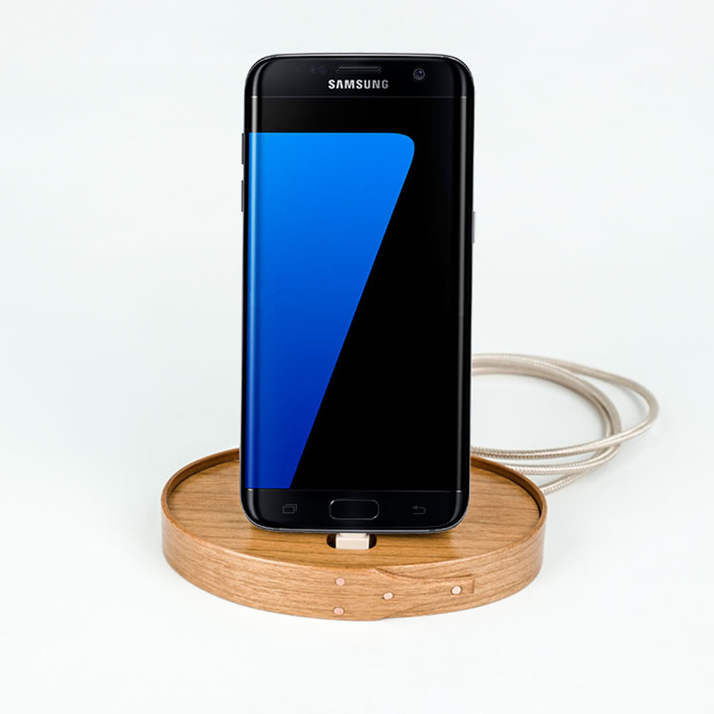 No. 1 Shaker oval docking station for your Samsung smartphone.
