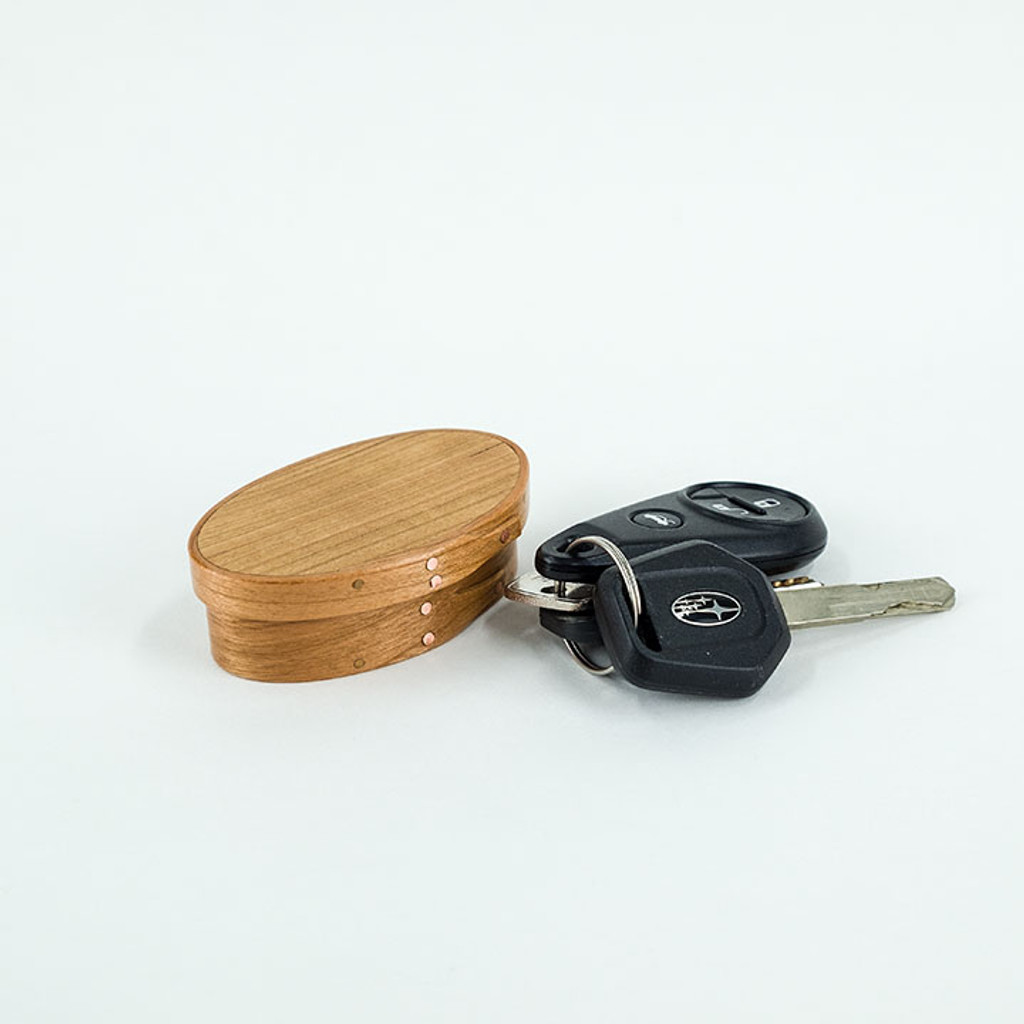 No. 00 shaker oval box is as cute as it is useful.