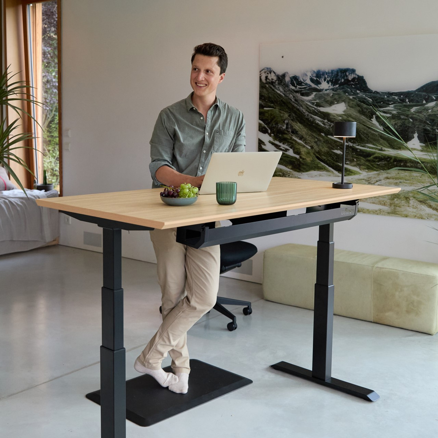 Elektrisch höhenverstellbarer Bürotisch Elevate