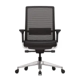 Schwarz-Aluminium farbiger Ergonomischer Bürostuhl Active mit Synchronmechanik auf weissem Studio-Hintergrund