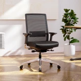 Ergonomischer Bürostuhl Active in der Farbe Schwarz-Aluminium mit Sitzkipp-Funktion in einem modernen Homeoffice