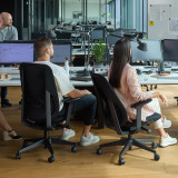 ofinto Bürostuhl Cloud in Schwarz, ergonomische Bürostühle im Grossraumbüro