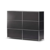 Cubox Sideboard, 3 Ebenen, 4 Klappen in Schwarz, schräge Rückansicht freigestellt auf weissem Hintergrund