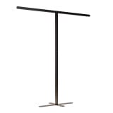 Büro-Stehlampe Lumino Pro Duo in Schwarz, Studioaufnahme Frontalansicht schräg