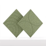 Cubox Soft Panel Moosgruen, zwei Panels elegant sich kreuzend, ruhiges Studiolicht