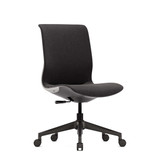 ofinto Flex Office in Schwarz ohne Armlehnen - Schrägansicht schlankem Design für moderne Home Office und flexible Bürokonzepte