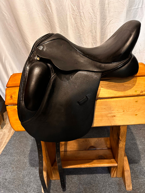 TRILOGY DRESSAGE SADDLE