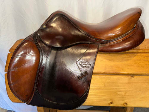 Devoucoux Biarritz Jump Saddle 16.5