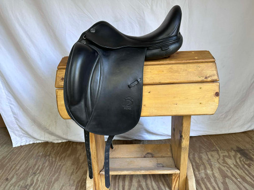 PRESTIGE D2K DRESSAGE SADDLE 16" WOOL