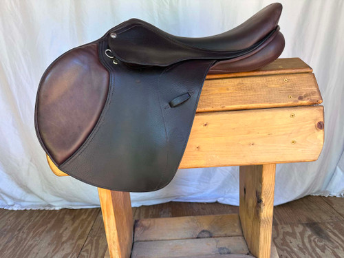 PESSOA ADJUSTABLE BAR JUMP SADDLE 17.5