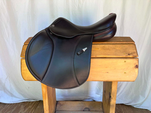 EQUIPE EK GO JUMP SADDLE 16.5