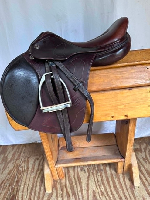 Prestige X Breathe Jump Saddle 16"