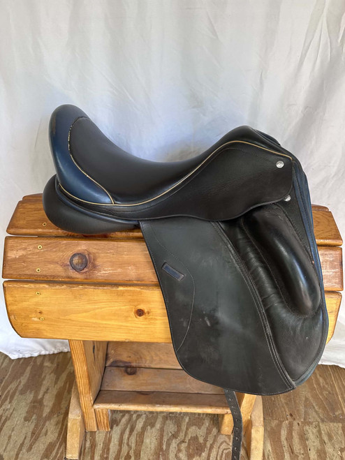 CUSTOM ADVANTAGE R DRESSAGE SADDLE 18