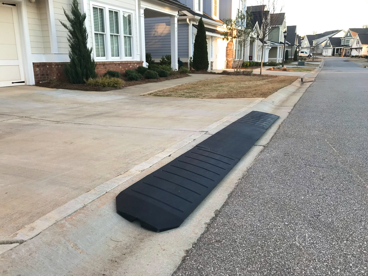 Rubber Driveway Kerb Ramp 1.2m Mid Section