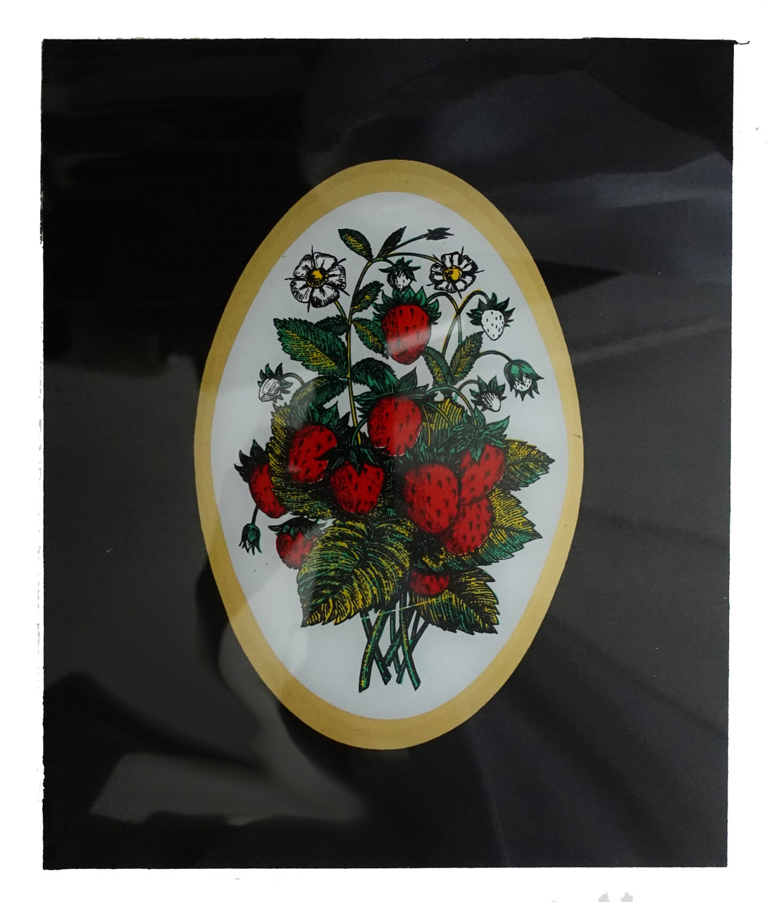 GLASS - STRAWBERRIES IN OVAL FRAME GLASS - STRAWBERRIES IN OVAL FRAME