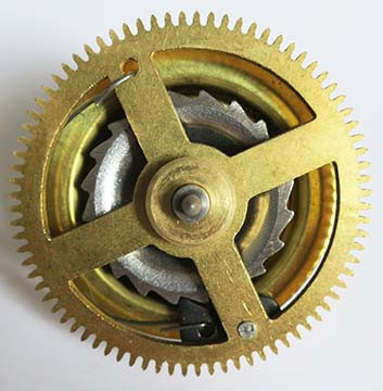 RATCHET TYPE CHAIN WHEEL - 8 DAY HUBERT HERR TIME TRAIN