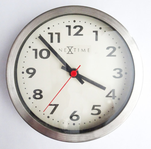 NEXTIME QUARTZ WALL CLOCK NEXTIME QUARTZ WALL CLOCK