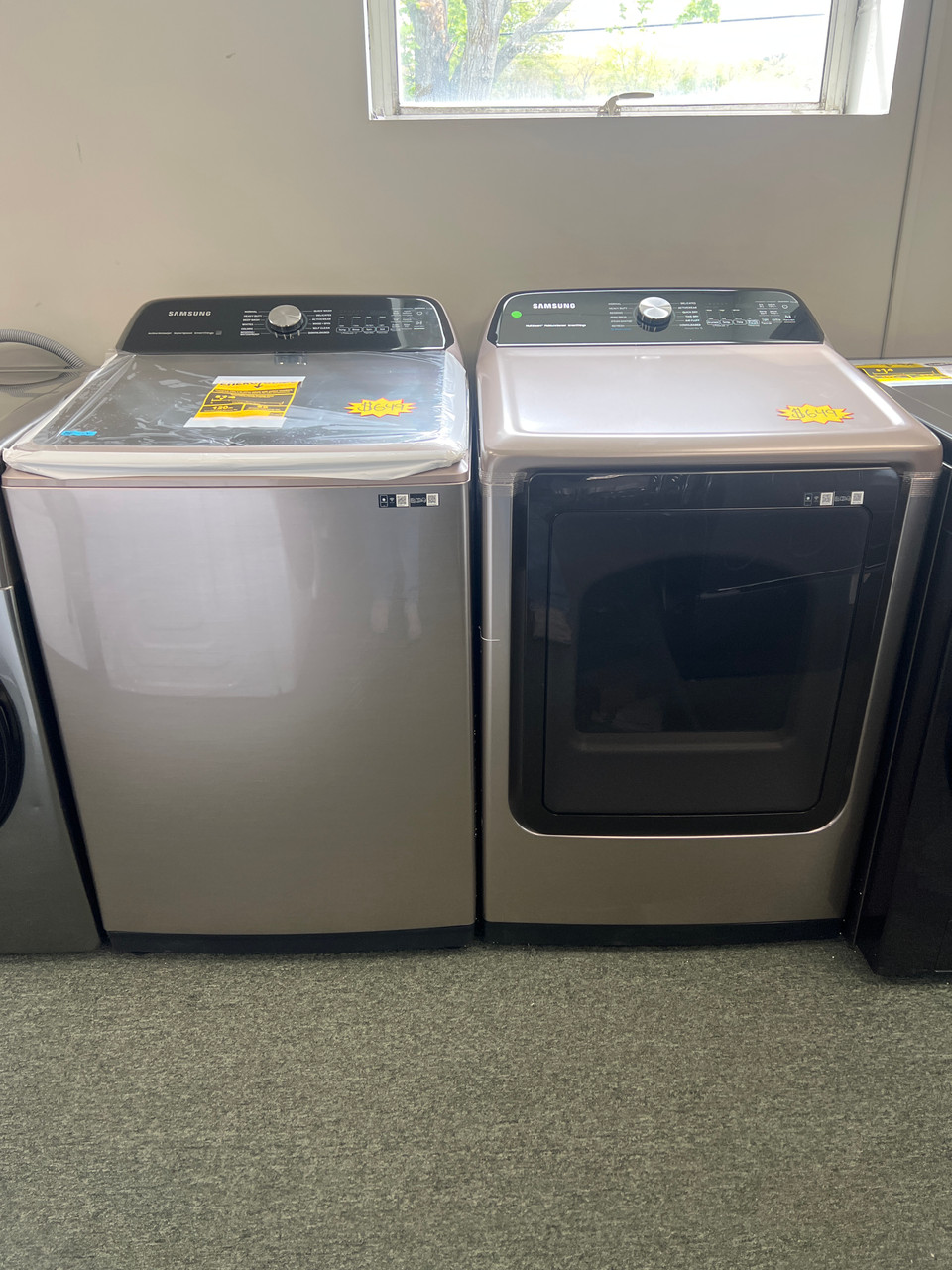 5.0 cu. ft. Extra Large Capacity Smart Front Load Washer with