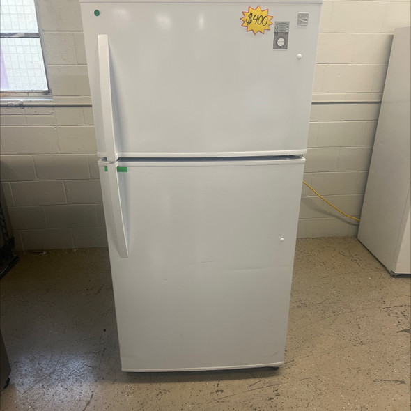 Kenmore 71212 21 cu. ft. Top-Freezer Refrigerator with Ice Maker  White 111.71212613