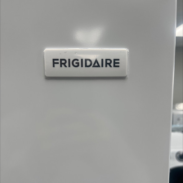 Frigidaire Garage Ready 13-cu ft Frost-free Upright Freezer (White) FFFU13F2VW