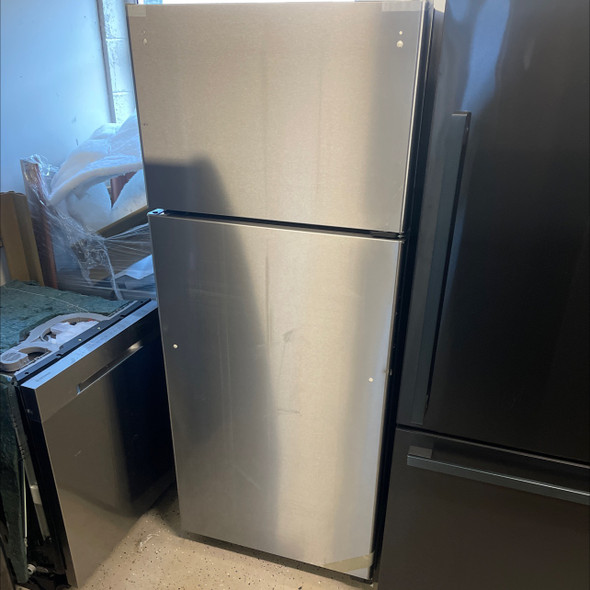 GE 17.5-cu ft Top-Freezer Refrigerator (Stainless Steel) GTS18HYNRFS