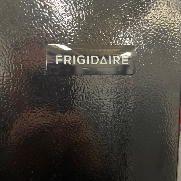 Frigidaire 18.3-cu ft Top-Freezer Refrigerator Black FFTR1814WB