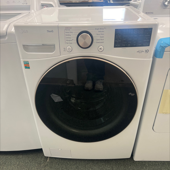 LG 4.5 cu. ft. Ultra Large Capacity Smart wi-fi Enabled Front Load Washer with TurboWash 360° and Built-In Intelligence WM4000HWA