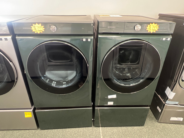 Samsung 5.3 cu. ft. Bespoke Ultra Capacity Front Load Washer with AI OptiWash and Auto Dispense and 7.6 cu. ft. Ultra Capacity ELECTRIC Dryer with AI Optimal Dry and Super Speed Dry DVE53BB8900G WF53BB8900AG
