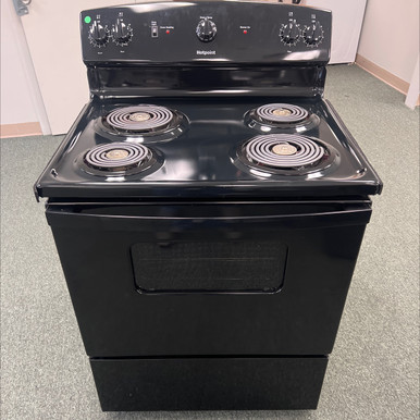 Hotpoint 30-in 4 Burners 5-cu ft Freestanding Electric Range (Black) in the  Single Oven Electric Ranges department at