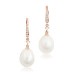 6 New Ways to Clutch Your Pearls