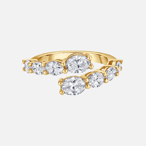 Refined by Razny Graduated Bypass Oval Diamond Ring