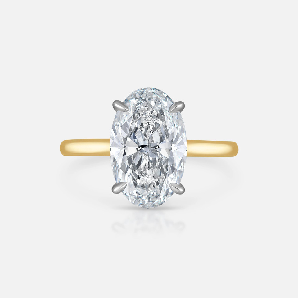 4.01 Oval in the Signature Solitaire