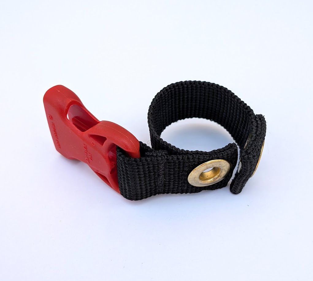 FA1095 Female Buckle w/ Strap