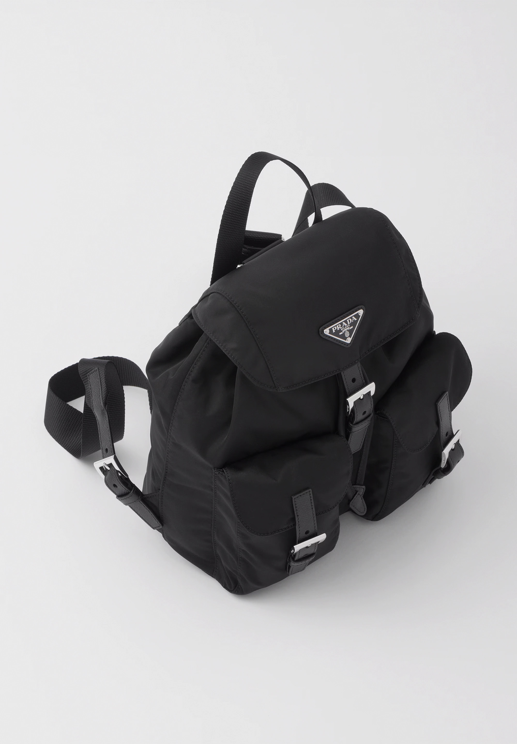 スモール Re-Nylon バックパック 1BZ677 RV44 F0002 V OOO