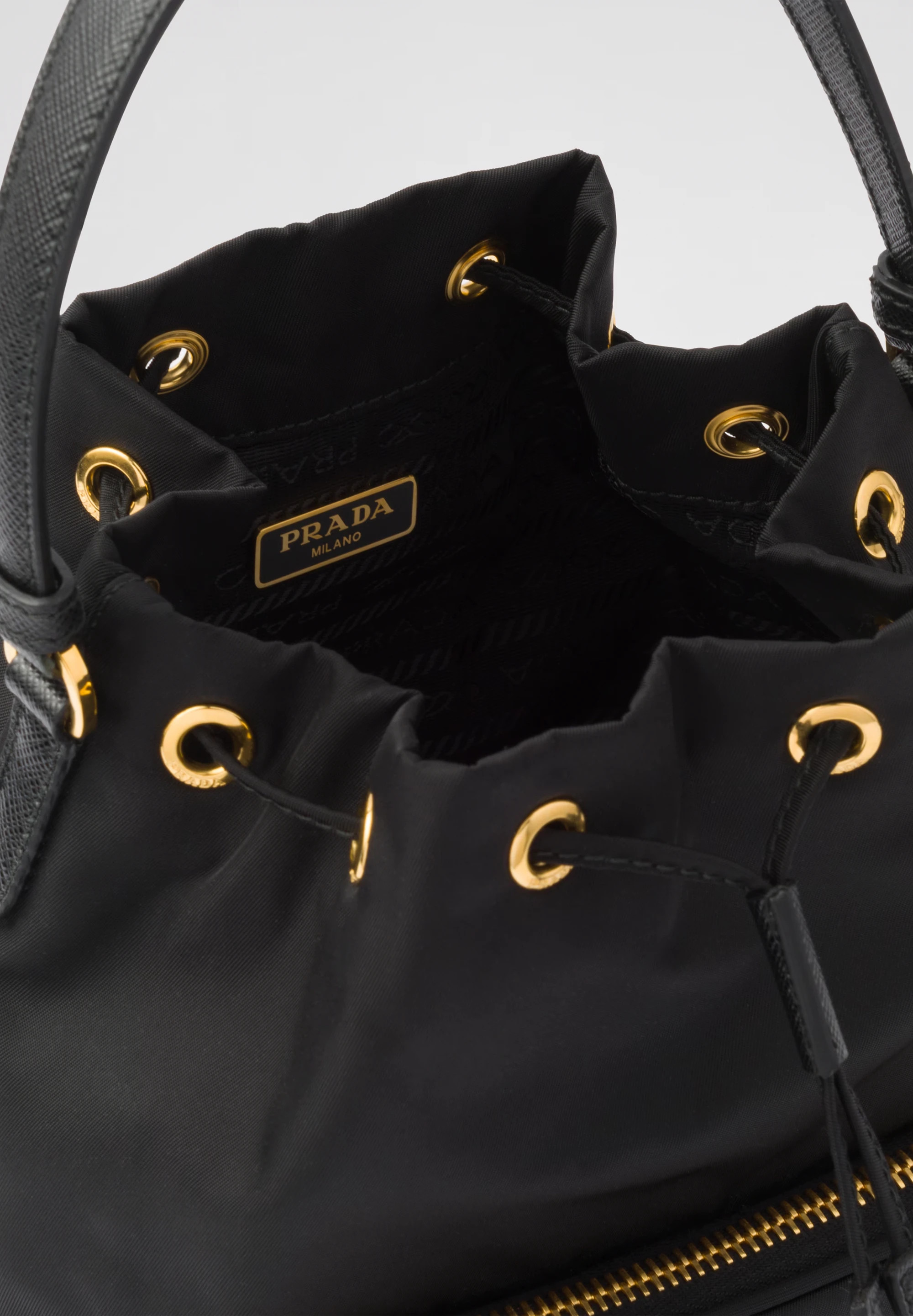 プラダ デュエット Re-Nylon バケットバッグ 1BH038 RV44 F0002