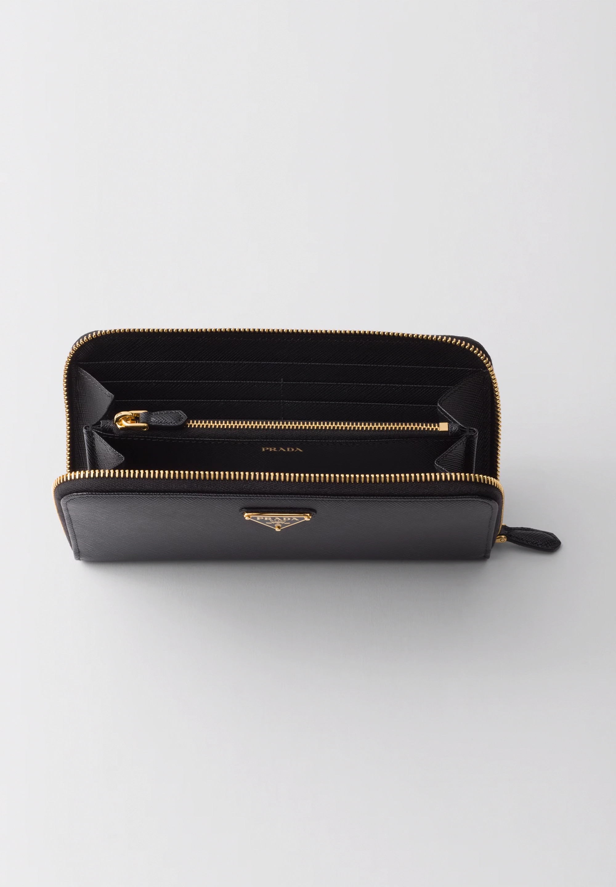 サフィアーノトライアングル ジップアラウンド財布 【公式通販】