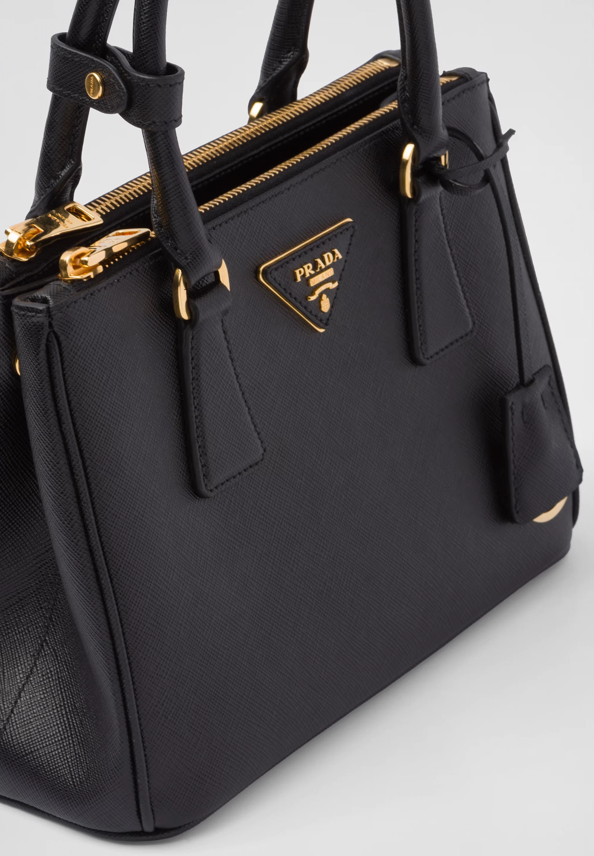 【22SS】新作 ガレリア ジャカード スモールバッグ ◆プラダ◆ プラダ ザ ガレリア | プラダ公式オンラインストア | PRADA