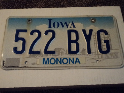 IOWA License Plate 522 BYG