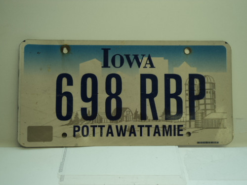 IOWA License Plate 698 RBP