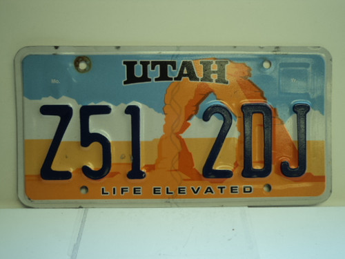 UTAH Life Elevated License Plate Z51 2DJ