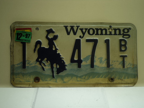 1997 Wyoming License Plate 1 471 BT