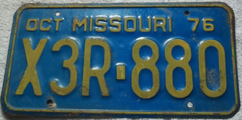 1976 Oct Missouri X3R-880 License Plate Clear