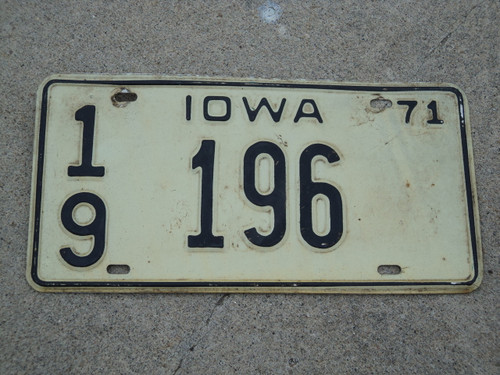1971 IOWA License Plate 19 196