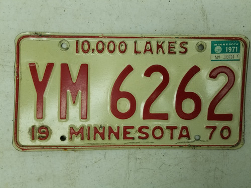 1970 (1971 Tag) Minnesota 10,000 Lakes License Plate YM 6262