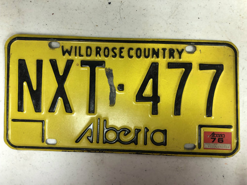 1976 Tag ALBERTA Wild Rose Country License Plate NXT-477