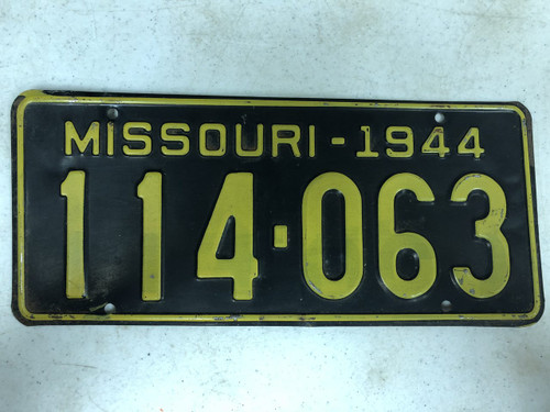 DMV Clear 1944 MISSOURI Passenger License Plate YOM Clear 114-063 MO