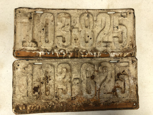 PAIR of DMV Clear 1924 MISSOURI Passenger License Plates YOM Clear 103-825 MO